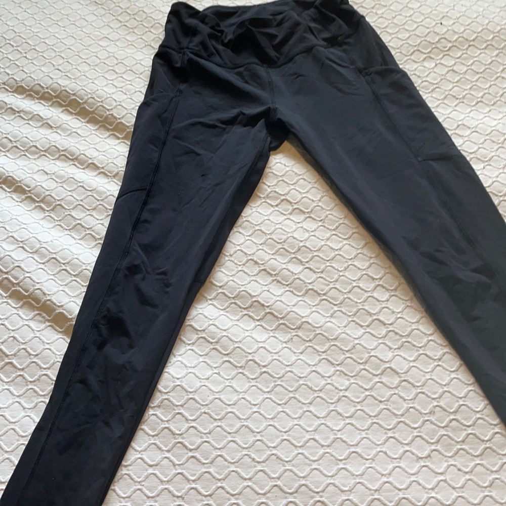 Black lulu lemon leggings